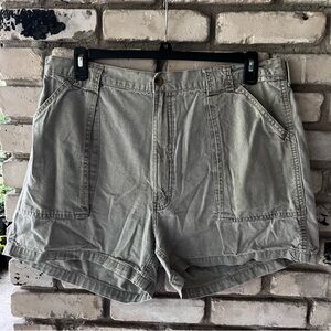 Hook & Tackle tan Elastic back Waist men shorts.